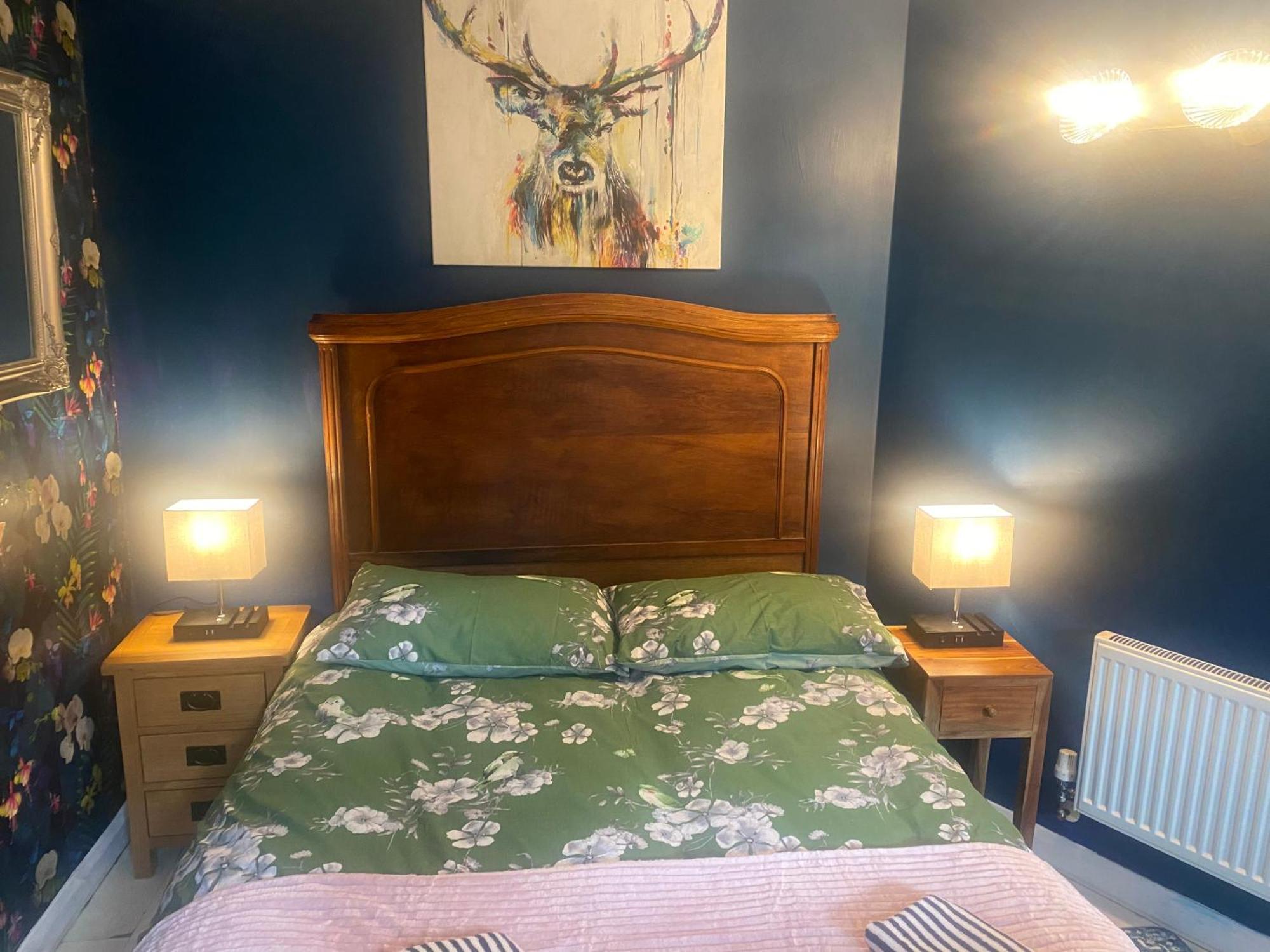 Quiet Lower Floor 2 Bed City Apartment With Private Patio Garden Bath Ngoại thất bức ảnh