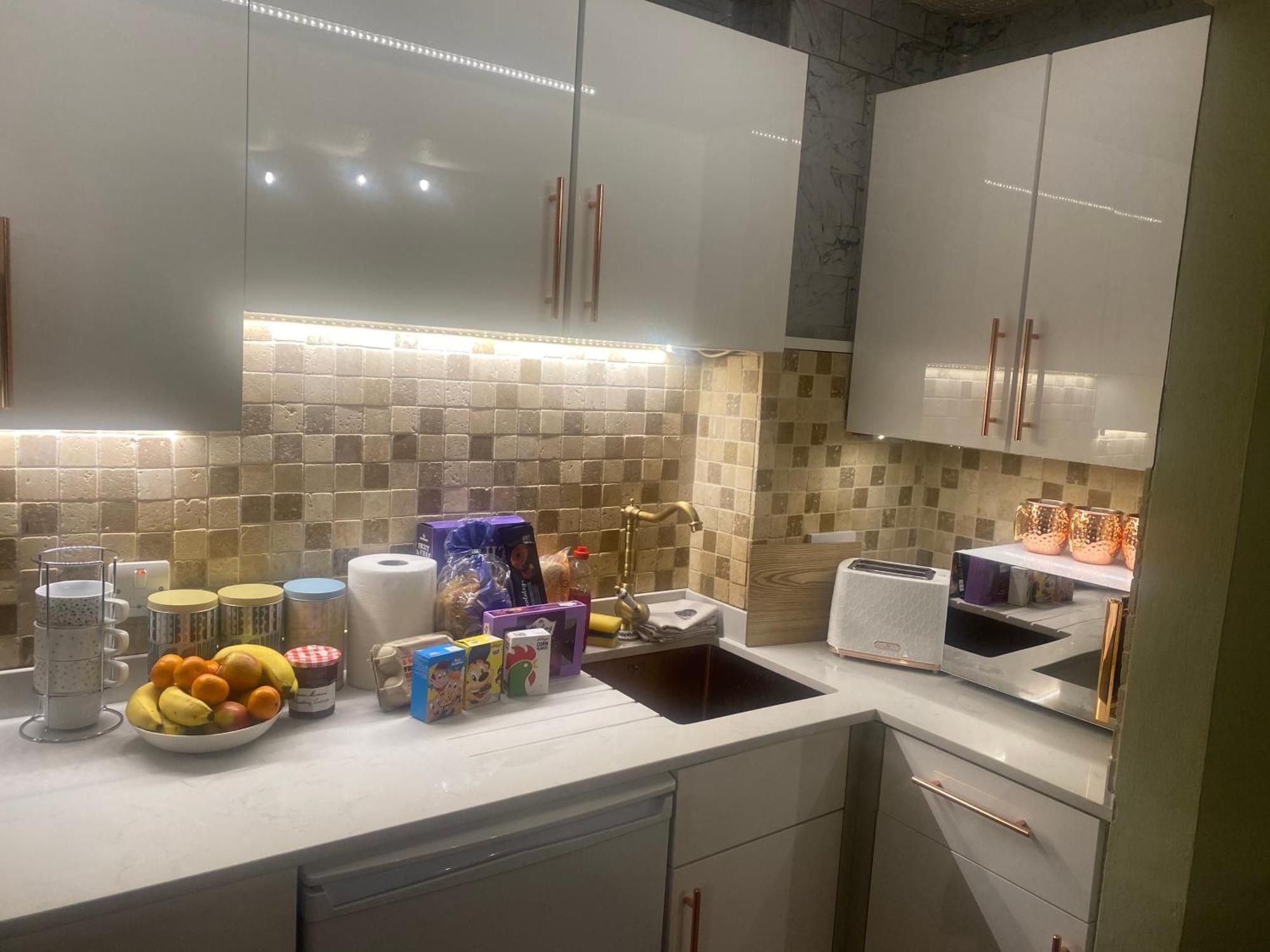 Quiet Lower Floor 2 Bed City Apartment With Private Patio Garden Bath Ngoại thất bức ảnh