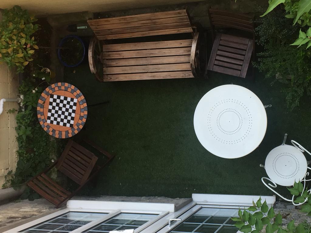 Quiet Lower Floor 2 Bed City Apartment With Private Patio Garden Bath Ngoại thất bức ảnh